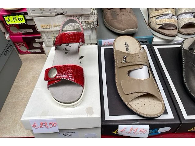 Ong 38 paar schoenen voor dames en heren - afbeelding 2 van  6
