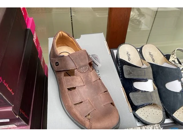 Ong 38 paar schoenen voor dames en heren - afbeelding 6 van  6