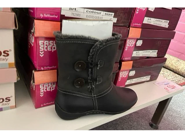 Ong 40 paar schoenen - afbeelding 3 van  3