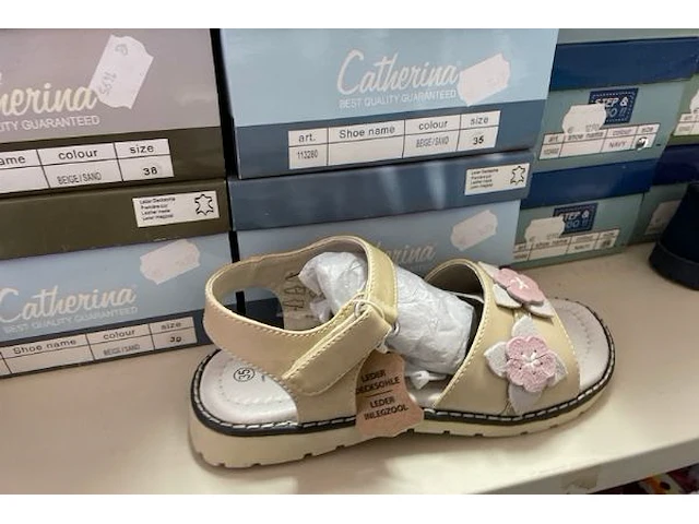 Ong 50 paar kinderschoenen - afbeelding 5 van  5