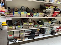 Ong 50 paar schoenen