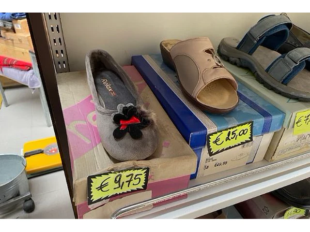 Ong 50 paar schoenen - afbeelding 2 van  5