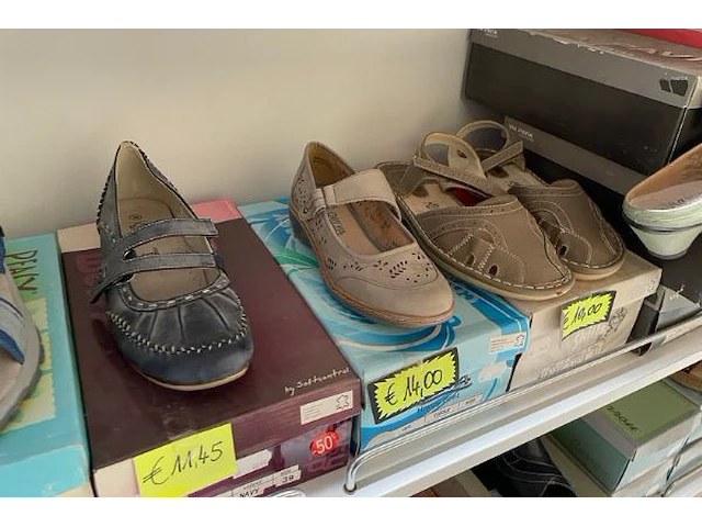 Ong 50 paar schoenen - afbeelding 3 van  5