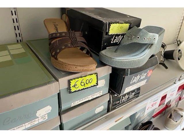 Ong 50 paar schoenen - afbeelding 5 van  5