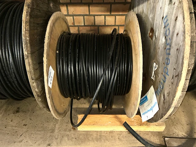 Ong 60 m kabel op rol - afbeelding 1 van  3