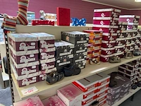 Ong 65 paar kinderschoenen - afbeelding 1 van  6