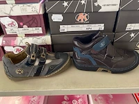 Ong 65 paar kinderschoenen - afbeelding 2 van  6