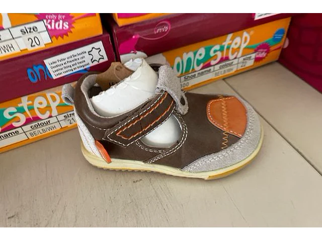 Ong 65 paar kinderschoenen - afbeelding 3 van  6