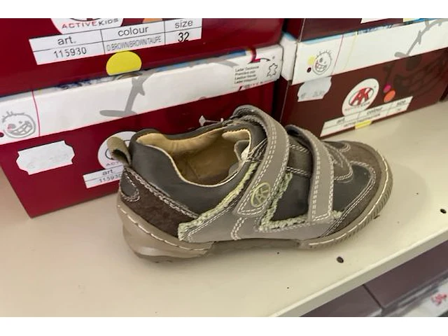 Ong 65 paar kinderschoenen - afbeelding 4 van  6
