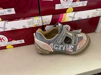 Ong 65 paar kinderschoenen - afbeelding 6 van  6