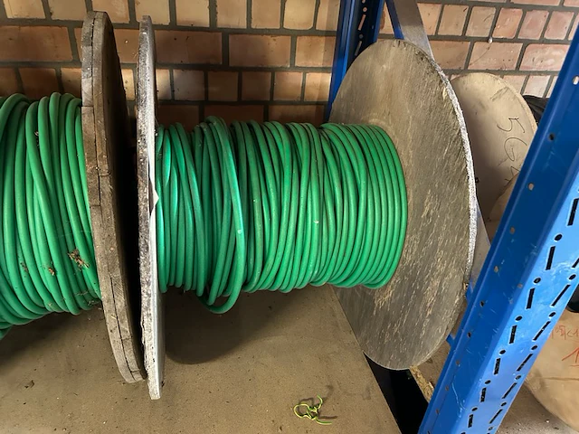 Ong 70 m kabel op rol - afbeelding 1 van  2