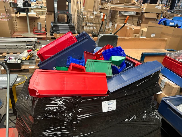 Ong 70 sorteerbakjes - afbeelding 1 van  3