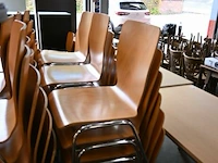 Ongeveer 50 stapelbare stoelen - afbeelding 3 van  3