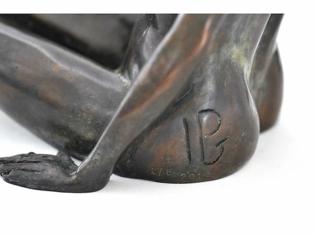 Onleesbaar getekend ig - bronzen sculptuur - afbeelding 3 van  10