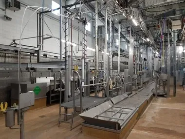 Online veiling runderslachtlijn, machines en inventaris voor de voedingsindustrie op voormalige locatie veviba in bastogne (be)