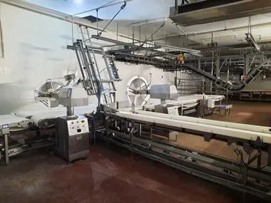 Online veiling uitbeenlijn, vleesverwerkende machines en inventaris in opdracht van viande de liège in luik (be)