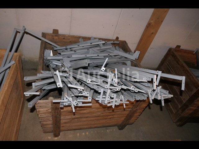Ontmantelde rekken - afbeelding 3 van  16