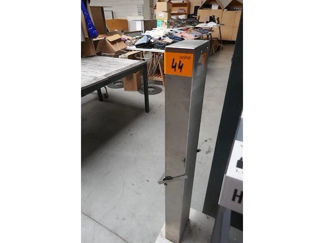 Ontsmetingsmiddeldispensers + ontsmettingsmiddelen - afbeelding 1 van  6