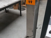 Ontsmetingsmiddeldispensers + ontsmettingsmiddelen - afbeelding 1 van  6