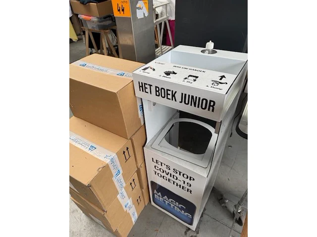 Ontsmetingsmiddeldispensers + ontsmettingsmiddelen - afbeelding 6 van  6