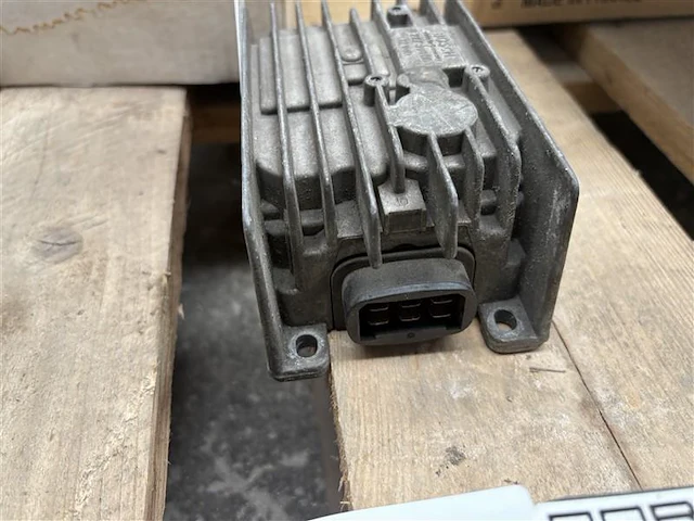 Ontstekingsmodule porsche 911 3,0 - afbeelding 2 van  3