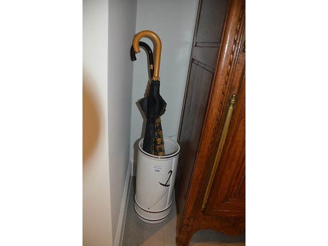 Oosterse loper ca. 3 m, smeedijzeren kapstok, porseleinen paraplubak - afbeelding 1 van  7