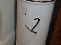 Oosterse loper ca. 3 m, smeedijzeren kapstok, porseleinen paraplubak - afbeelding 2 van  7