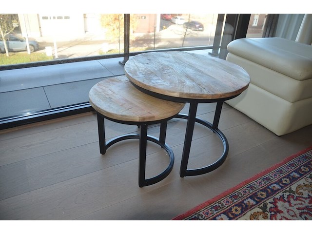 Opazetel, beige lederen poef, 2 ronde bijzettafeltjes - afbeelding 4 van  8