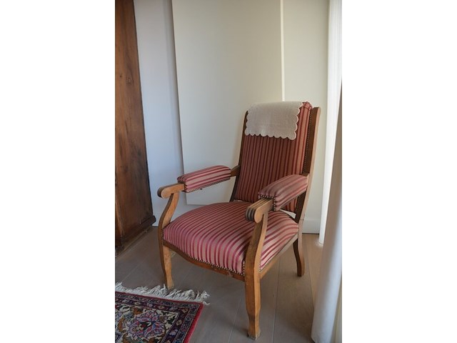 Opazetel, beige lederen poef, 2 ronde bijzettafeltjes - afbeelding 7 van  8