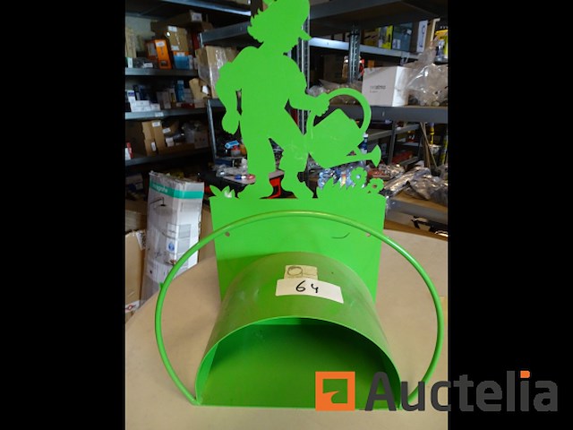 Opbergruimte voor decoratieve metalen slangen - afbeelding 1 van  6