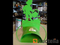 Opbergruimte voor decoratieve metalen slangen - afbeelding 1 van  6