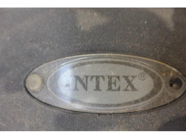 Opblaasbare jacuzzi intex - afbeelding 4 van  4