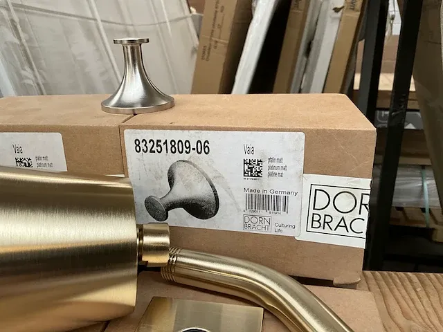 Opbouw hoofddouche dornbracht en 6x handdoekhouder - afbeelding 7 van  8