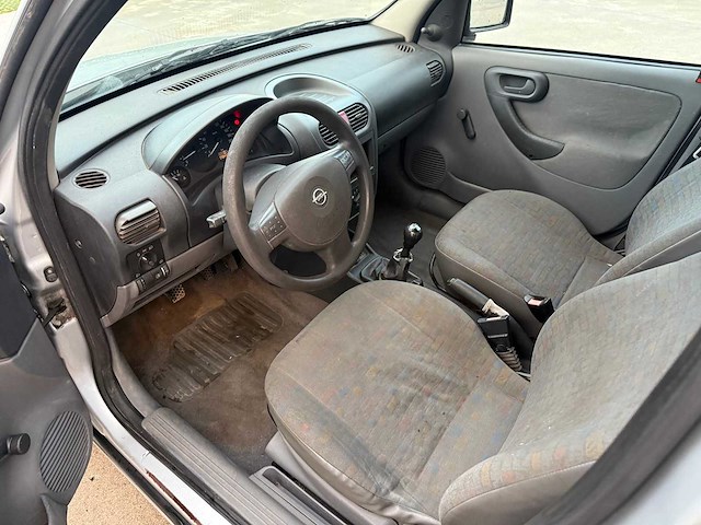 Opel - 2003 - combo - personenauto - afbeelding 16 van  32