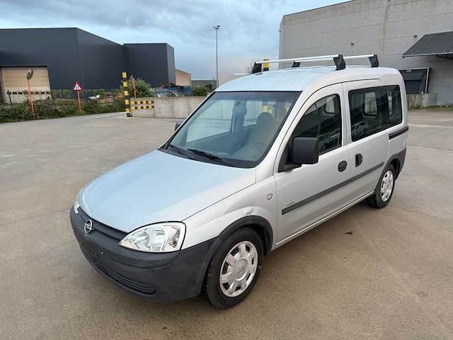 Opel - 2003 - combo - personenauto - afbeelding 12 van  32