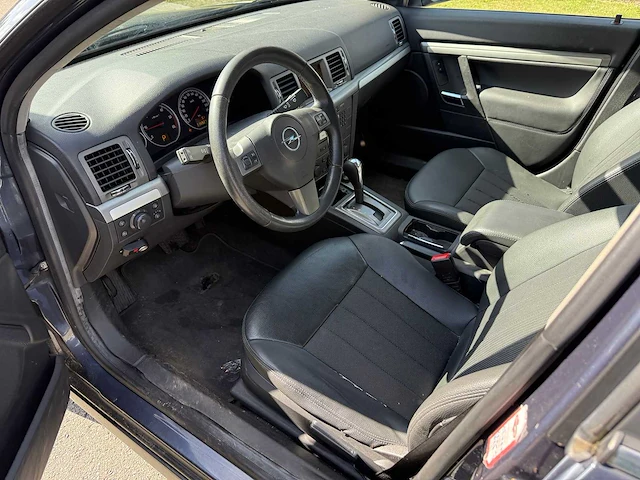 Opel - 2007 - vectra - personenauto - afbeelding 13 van  24