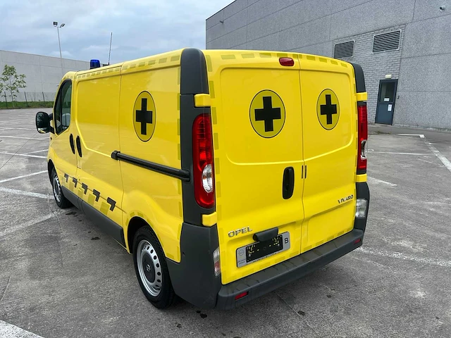 Opel - 2008 - vivaro - ambulance - personenauto - afbeelding 4 van  32