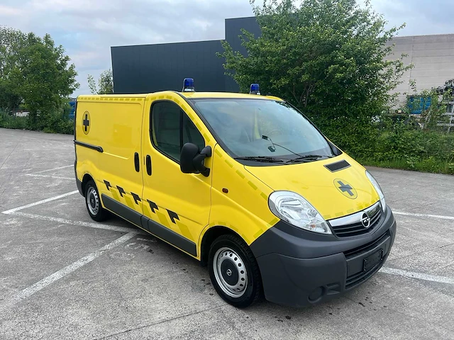 Opel - 2008 - vivaro - ambulance - personenauto - afbeelding 1 van  32
