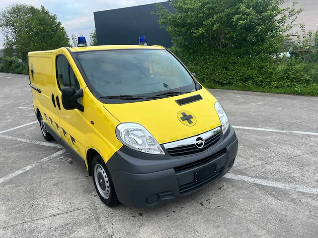 Opel - 2008 - vivaro - ambulance - personenauto - afbeelding 27 van  32