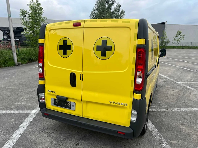 Opel - 2008 - vivaro - ambulance - personenauto - afbeelding 32 van  32