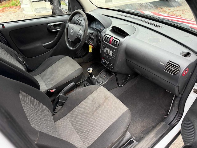 Opel - 2009 - combo - personenauto - afbeelding 5 van  21