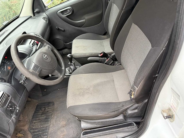 Opel - 2009 - combo - personenauto - afbeelding 8 van  21