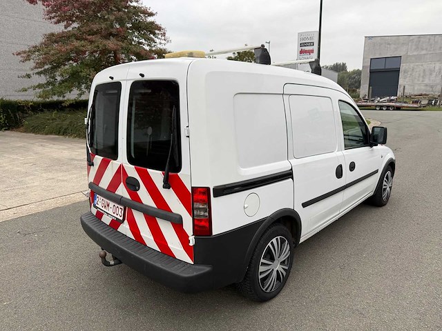 Opel - 2010 - combo - personenauto - afbeelding 4 van  19