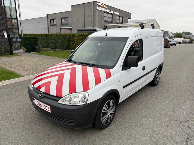 Opel - 2010 - combo - personenauto - afbeelding 12 van  19