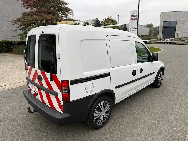 Opel - 2010 - combo - personenauto - afbeelding 18 van  19