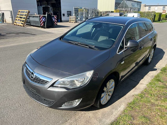 Opel - 2011 - astra - personenauto - afbeelding 2 van  23