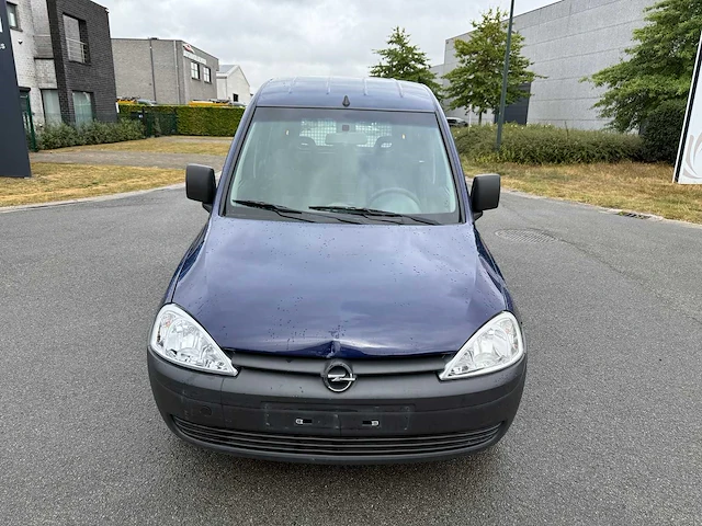 Opel - 2011 - combo - personenauto - afbeelding 18 van  22