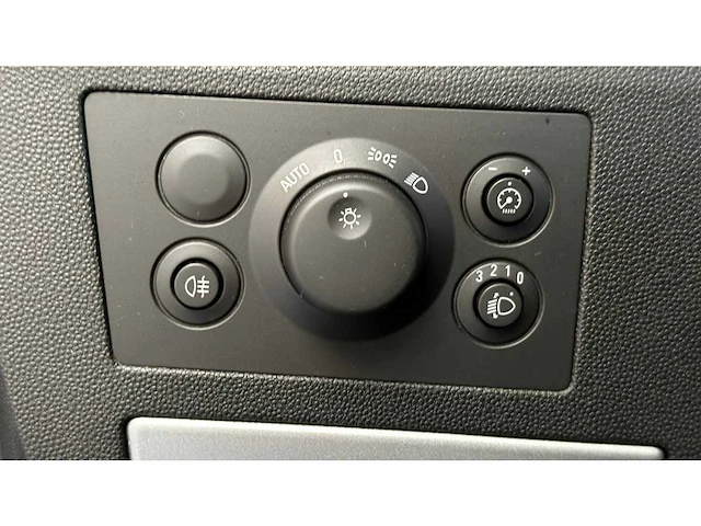 Opel - 2012 - zafira - personenauto - afbeelding 18 van  38