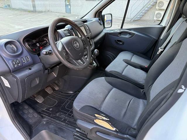 Opel - 2015 - vivaro - personenauto - afbeelding 9 van  36