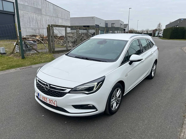 Opel - 2018 - astra sports tourer - personenauto - afbeelding 13 van  19